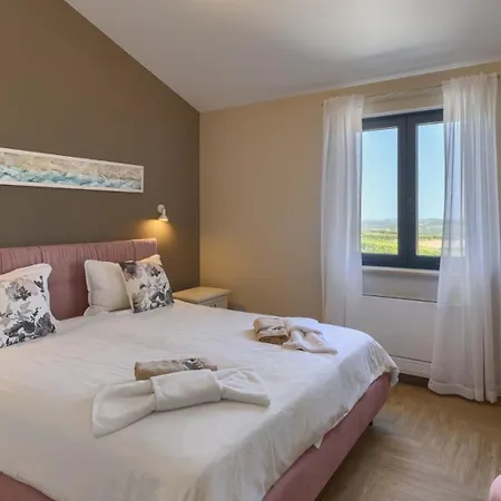 Villa Luxury Edoardo With Pool In Visinada