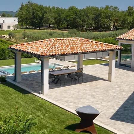 别墅 Luxury Edoardo With Pool In Visinada Vižinada