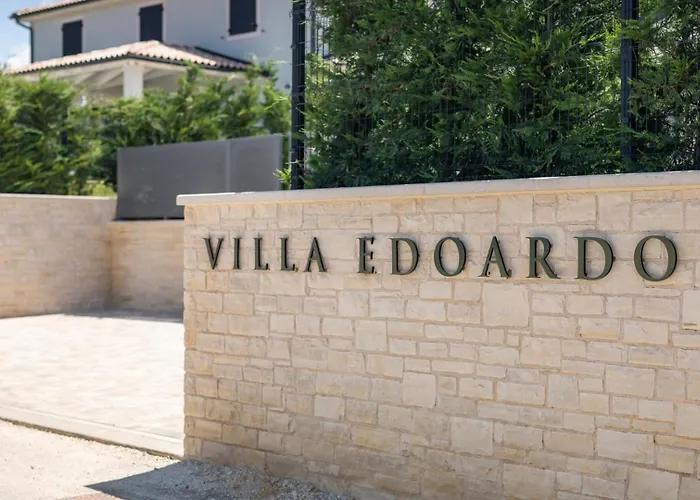 Luxury Edoardo With Pool In Visinada * Vižinada