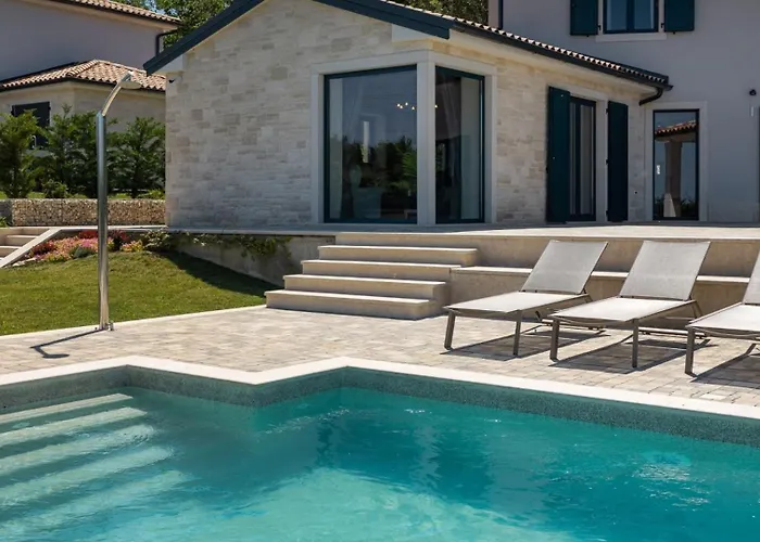 Luxury Edoardo With Pool In Visinada