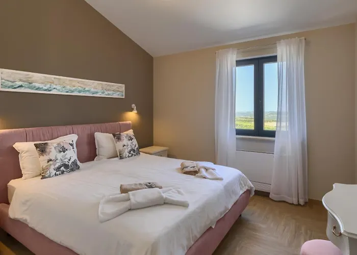 Villa Luxury Edoardo With Pool In Visinada