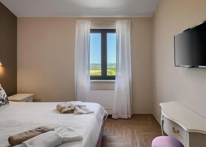 Villa Luxury Edoardo With Pool In Visinada Vižinada