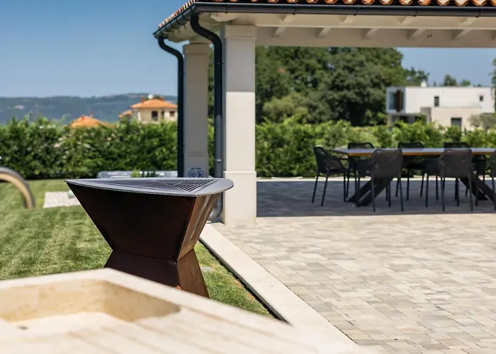 Luxury Edoardo With Pool In Visinada Villa Vižinada