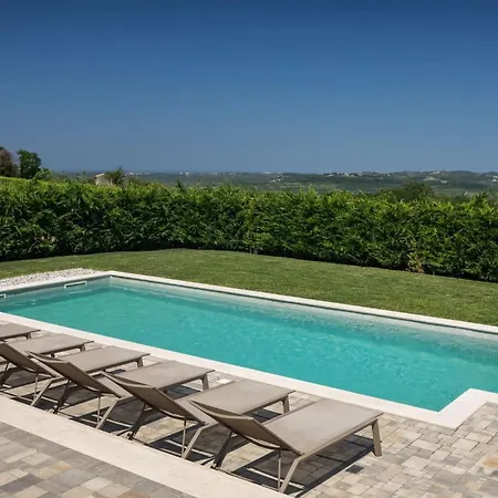 Luxury Edoardo With Pool In Visinada *