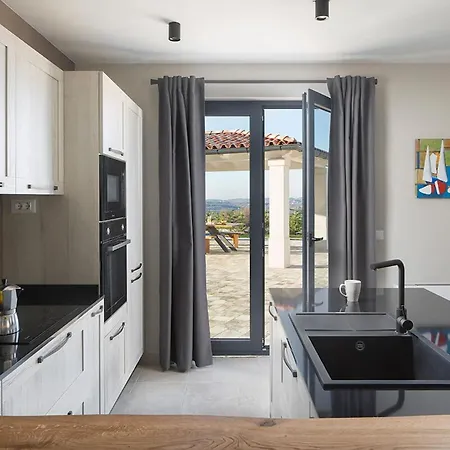 Luxury Edoardo With Pool In Visinada *