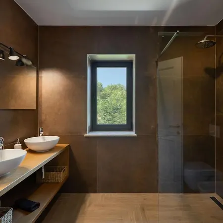 Luxury Edoardo With Pool In Visinada Villa