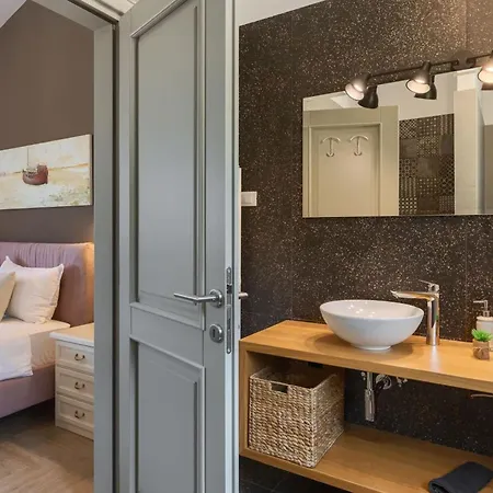 Luxury Edoardo With Pool In Visinada Villa
