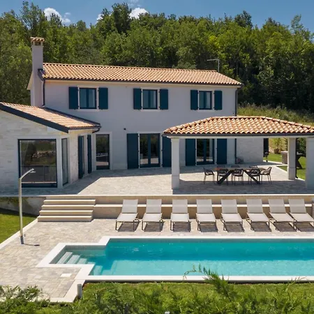 Luxury Edoardo With Pool In Visinada * Vizinada