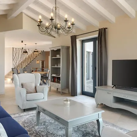 Luxury Edoardo With Pool In Visinada Vranje Selo