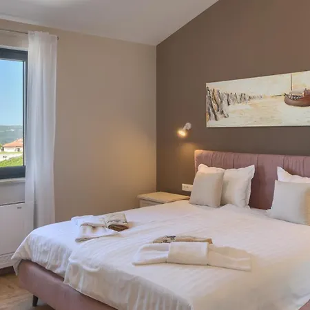 Villa Luxury Edoardo With Pool In Visinada