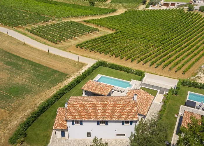 Luxury Edoardo With Pool In Visinada 비지나다