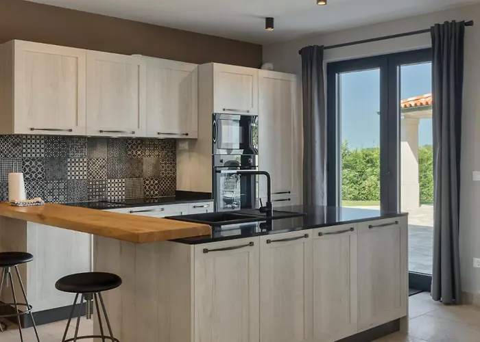 Luxury Edoardo With Pool In Visinada 빌라 *