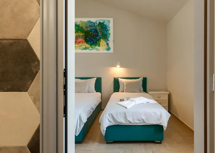 Luxury Edoardo With Pool In Visinada *